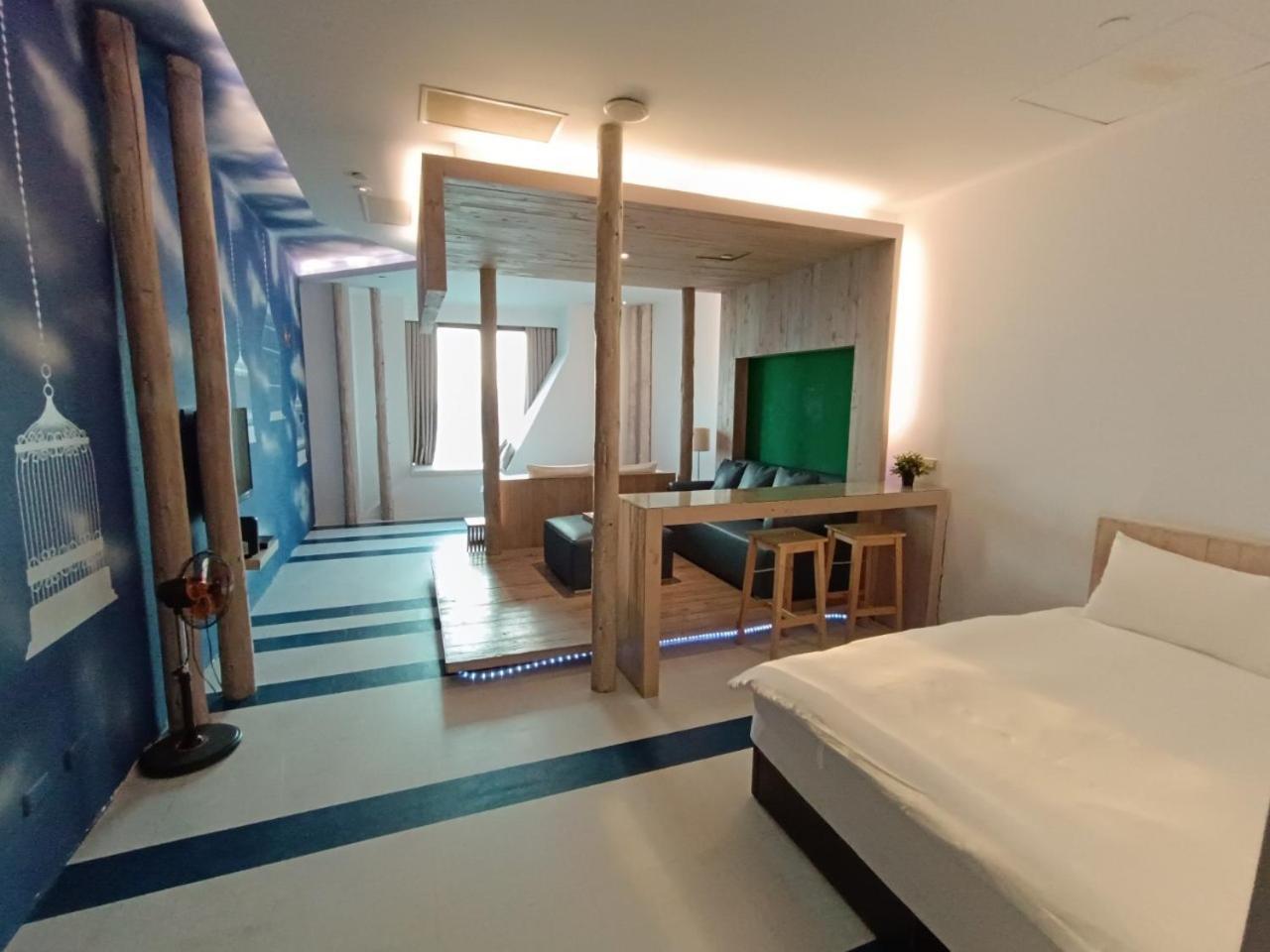 三条文旅 Lägenhet Kaohsiung Exteriör bild