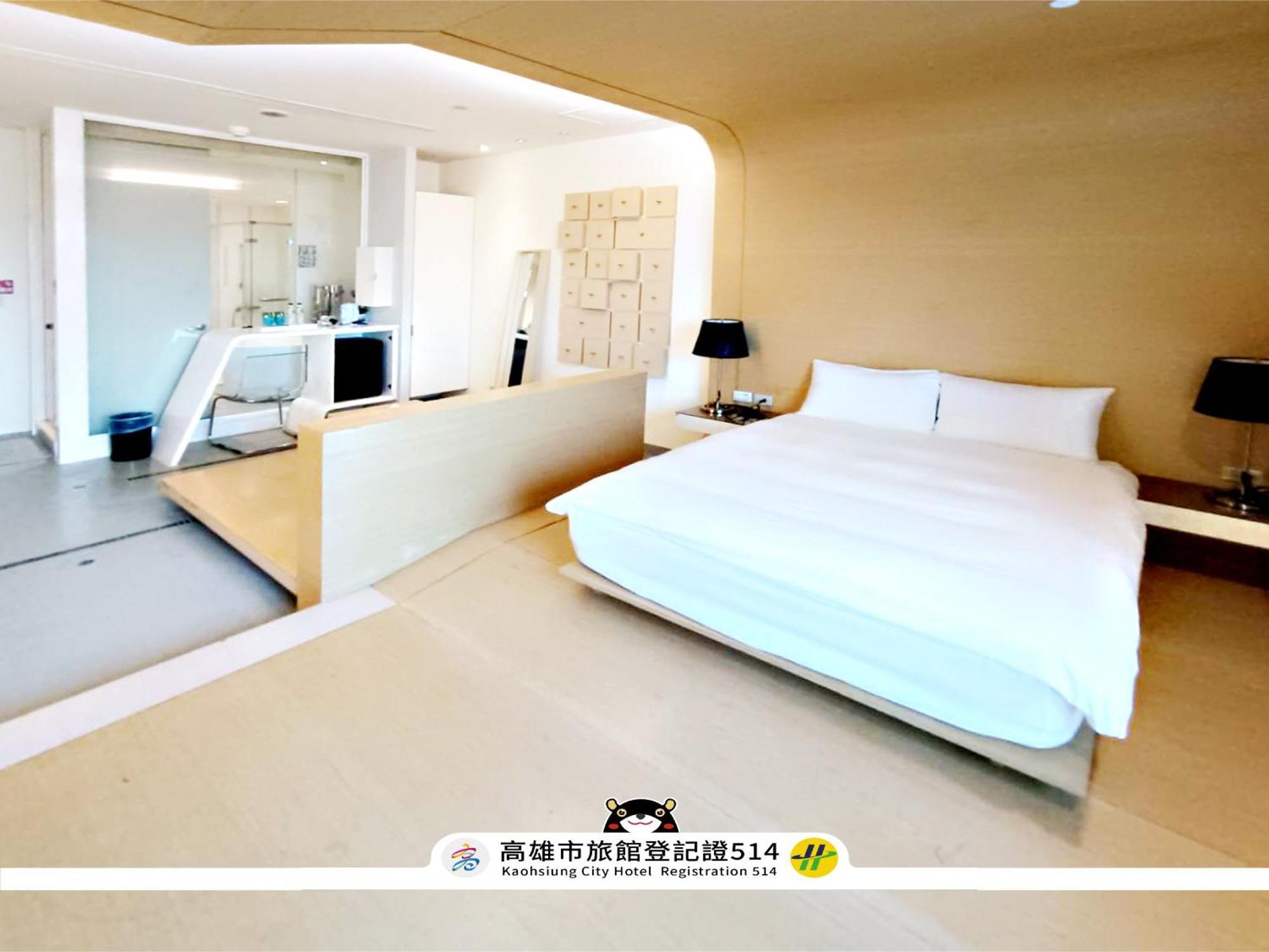 三条文旅 Lägenhet Kaohsiung Exteriör bild